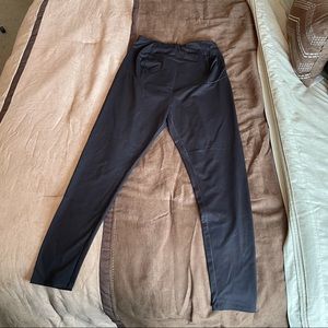 A black pair & a grey pair of maternity leggings M